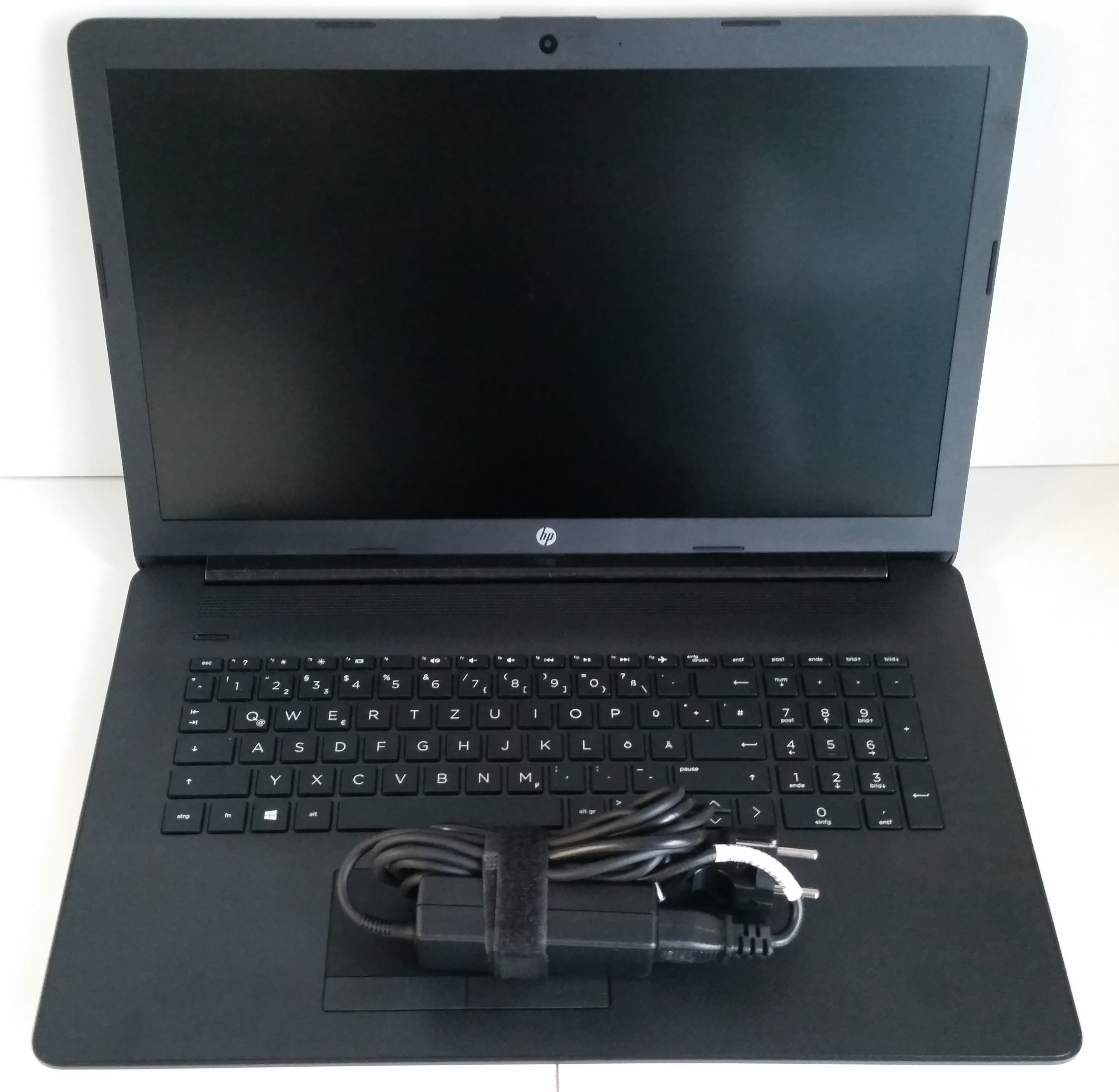 Notebook - HP (17,3 Zoll, 2x 2,6 GHz, 4 GB, M2 256 GB)